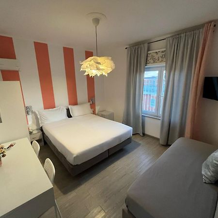 F.Rooms Napoli エクステリア 写真