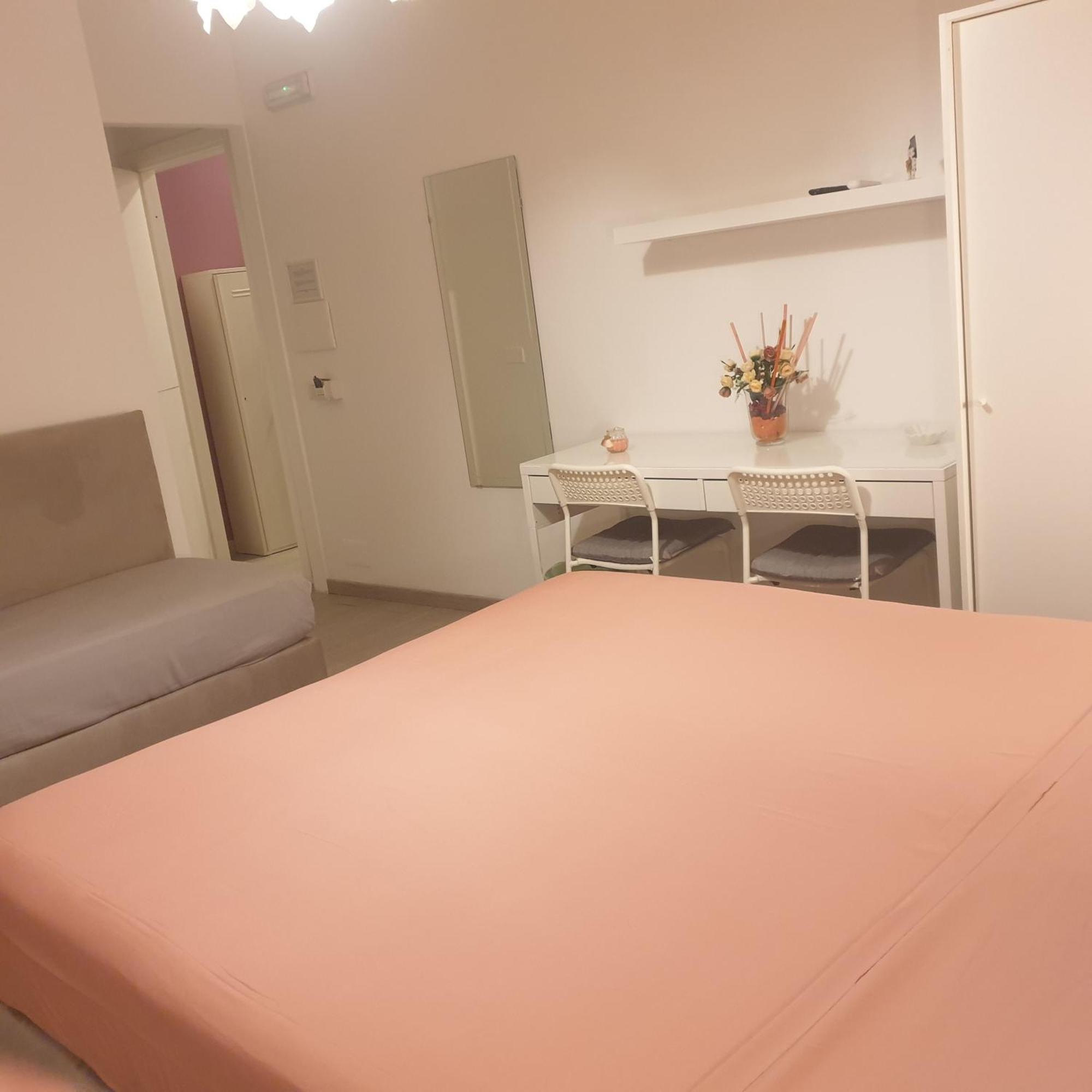 F.Rooms Napoli エクステリア 写真
