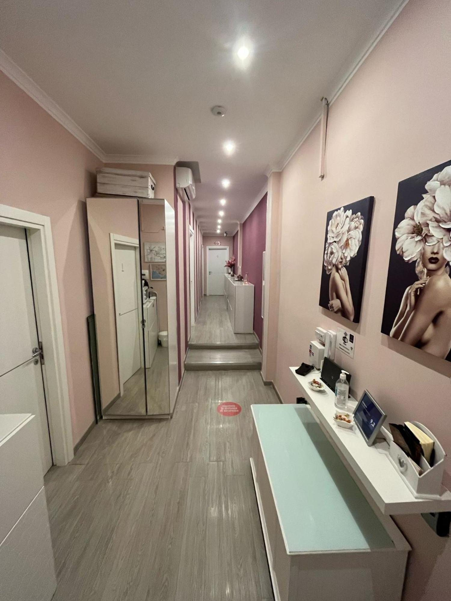 F.Rooms Napoli エクステリア 写真