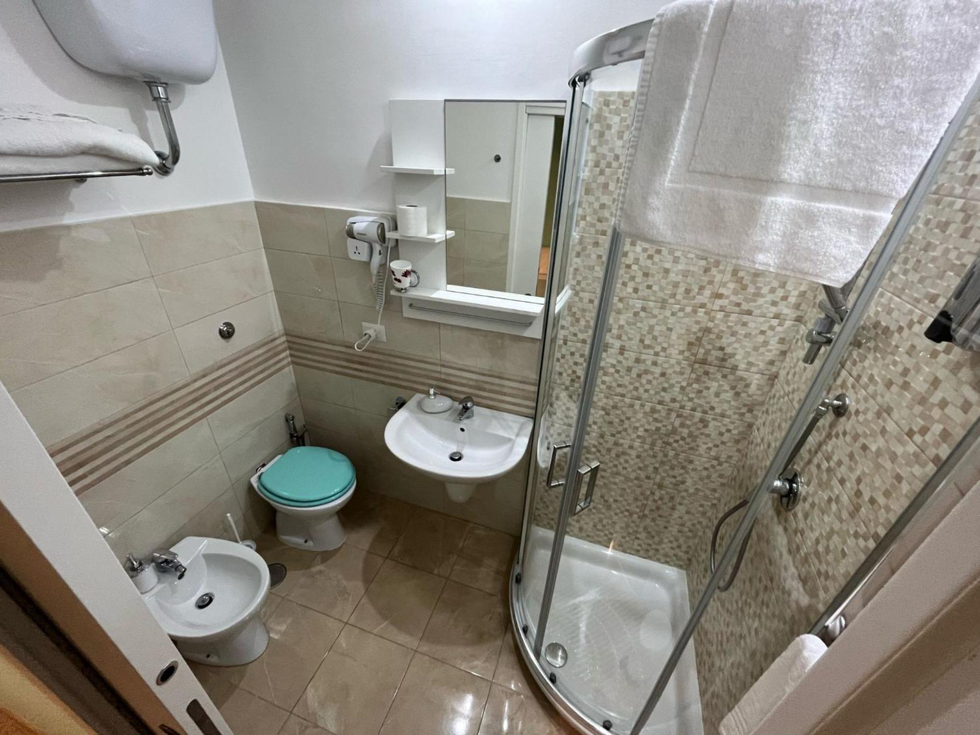 F.Rooms Napoli エクステリア 写真